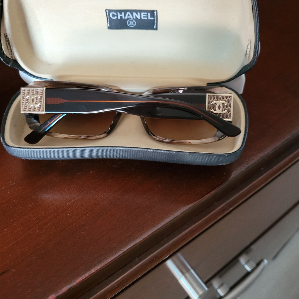 Chanel Briwn Sunglasses for Women - Picture 2 of 7